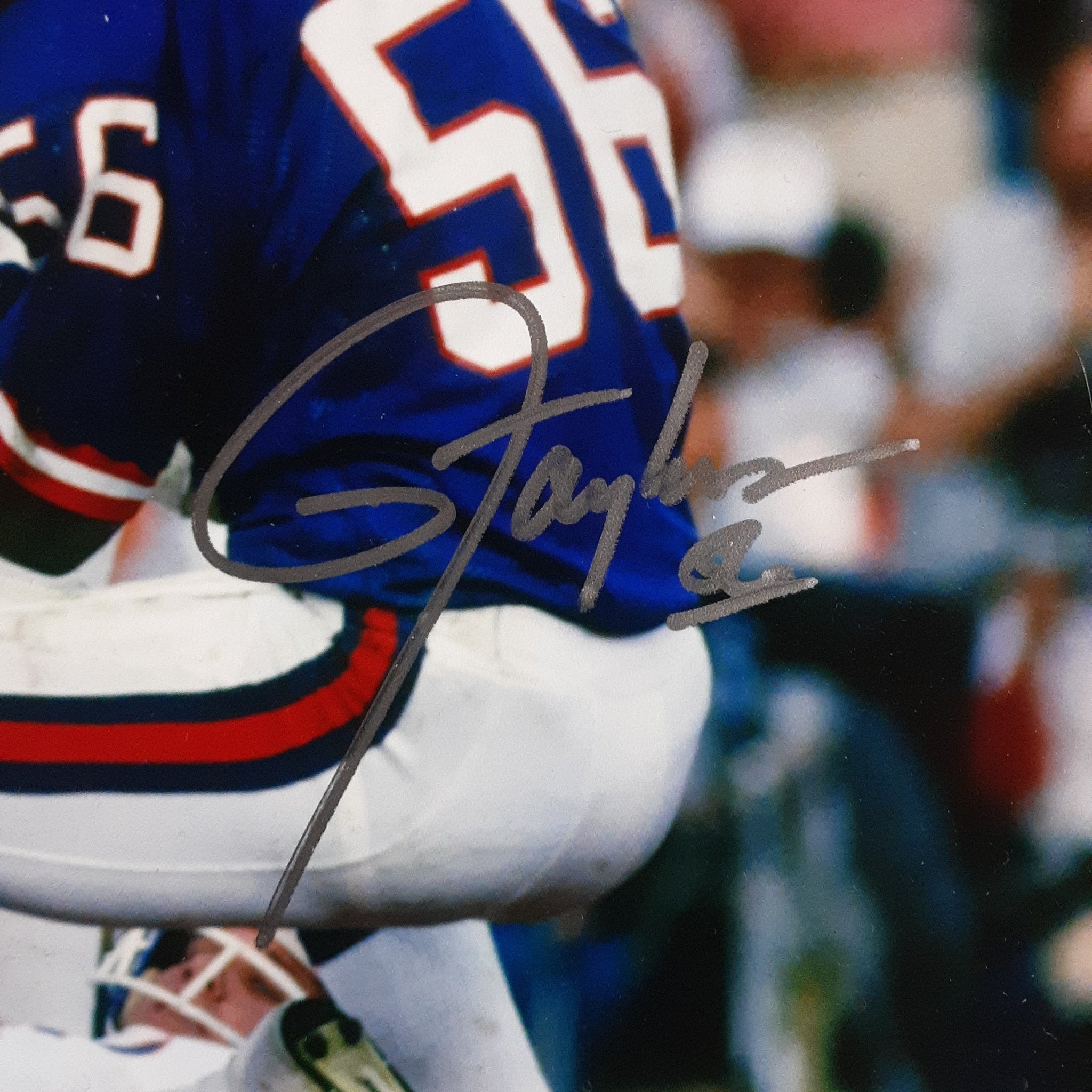 Autographed Lawrence Taylor New York Giants 8x10 Photo JSA