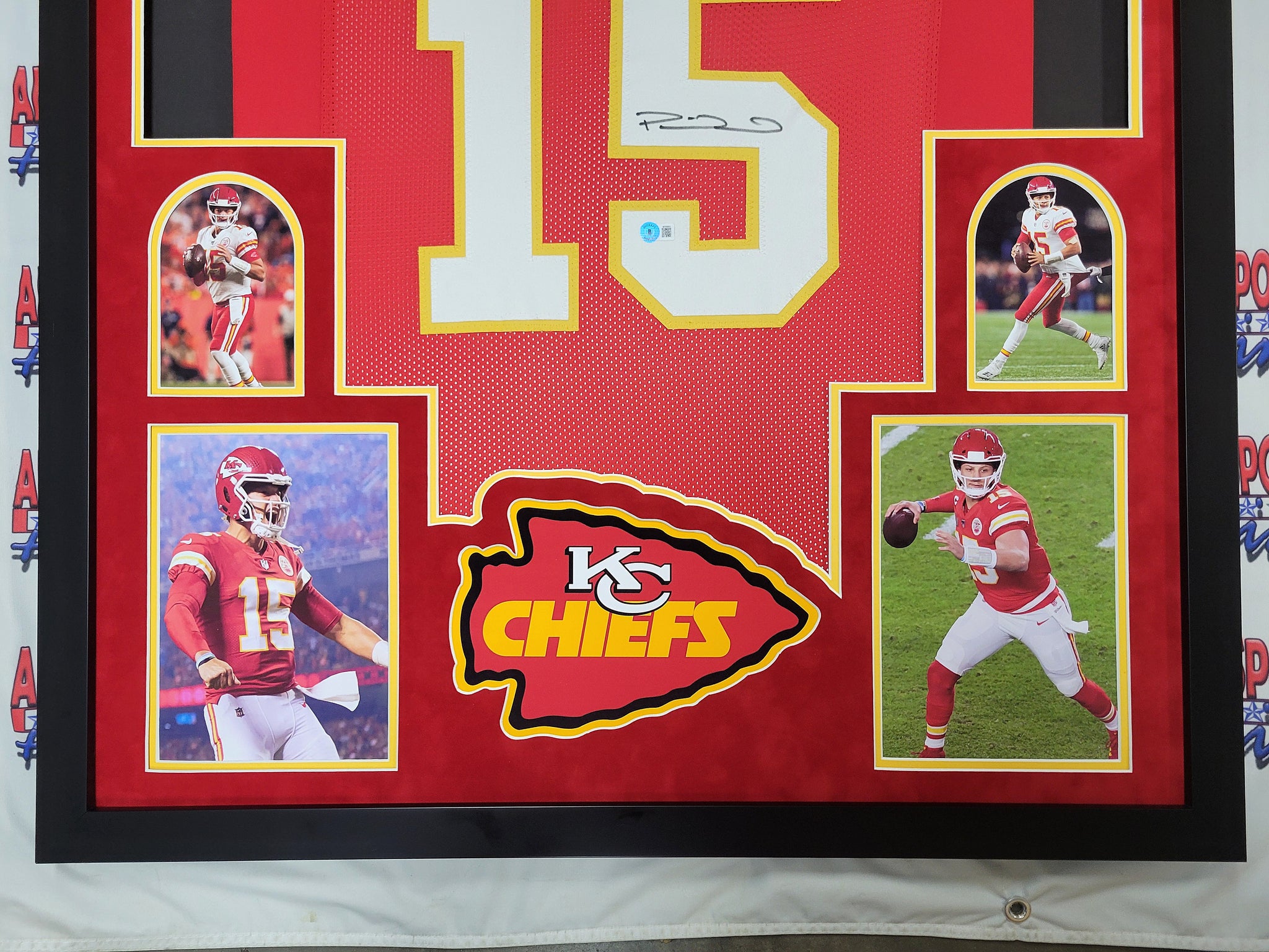 Patrick Mahomes Authentic Signed Pro Style Framed Jersey Autographed Beckett