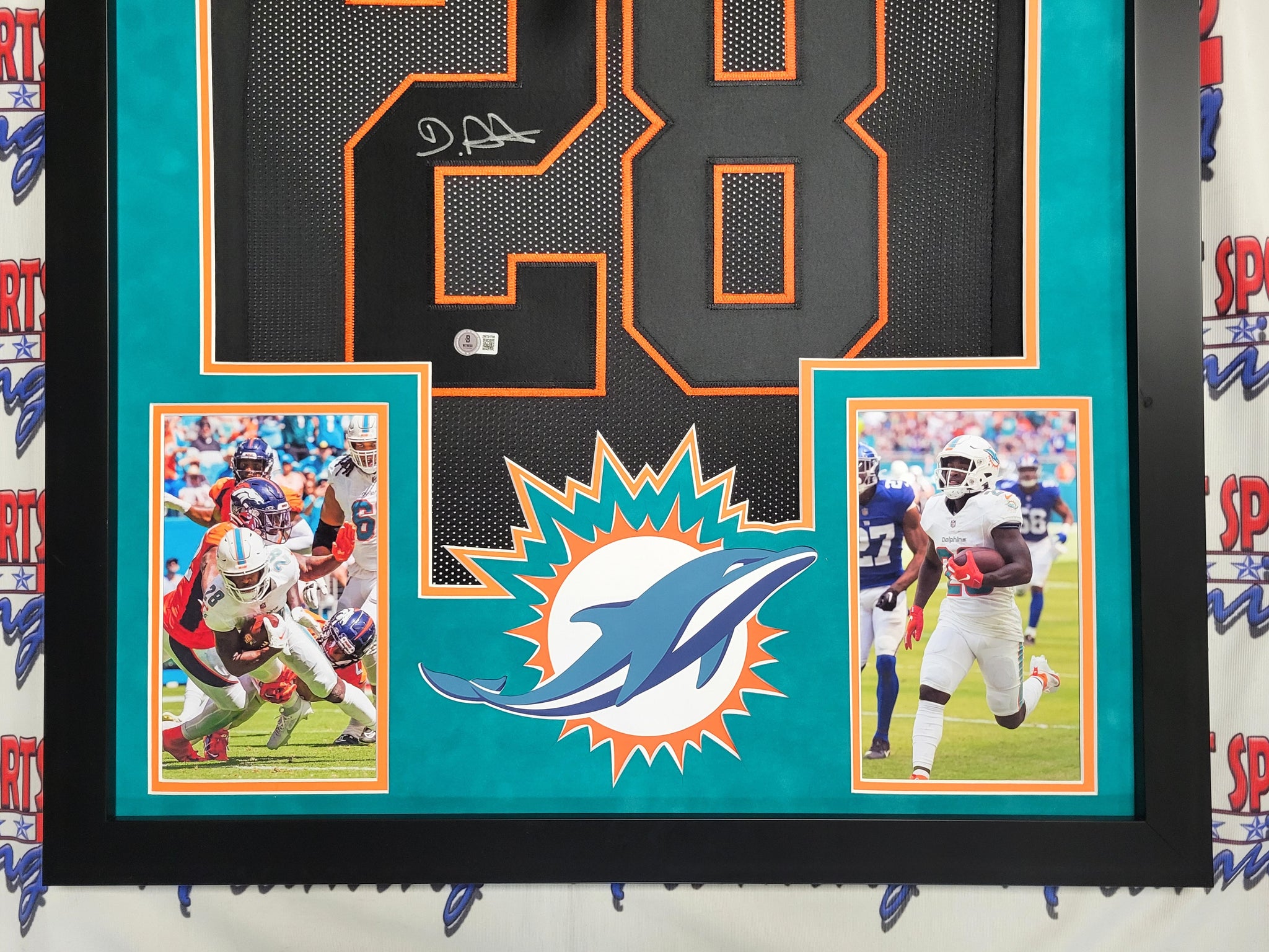 De'Von Achane Authentic Signed Pro Style Framed Jersey Autographed Beckett