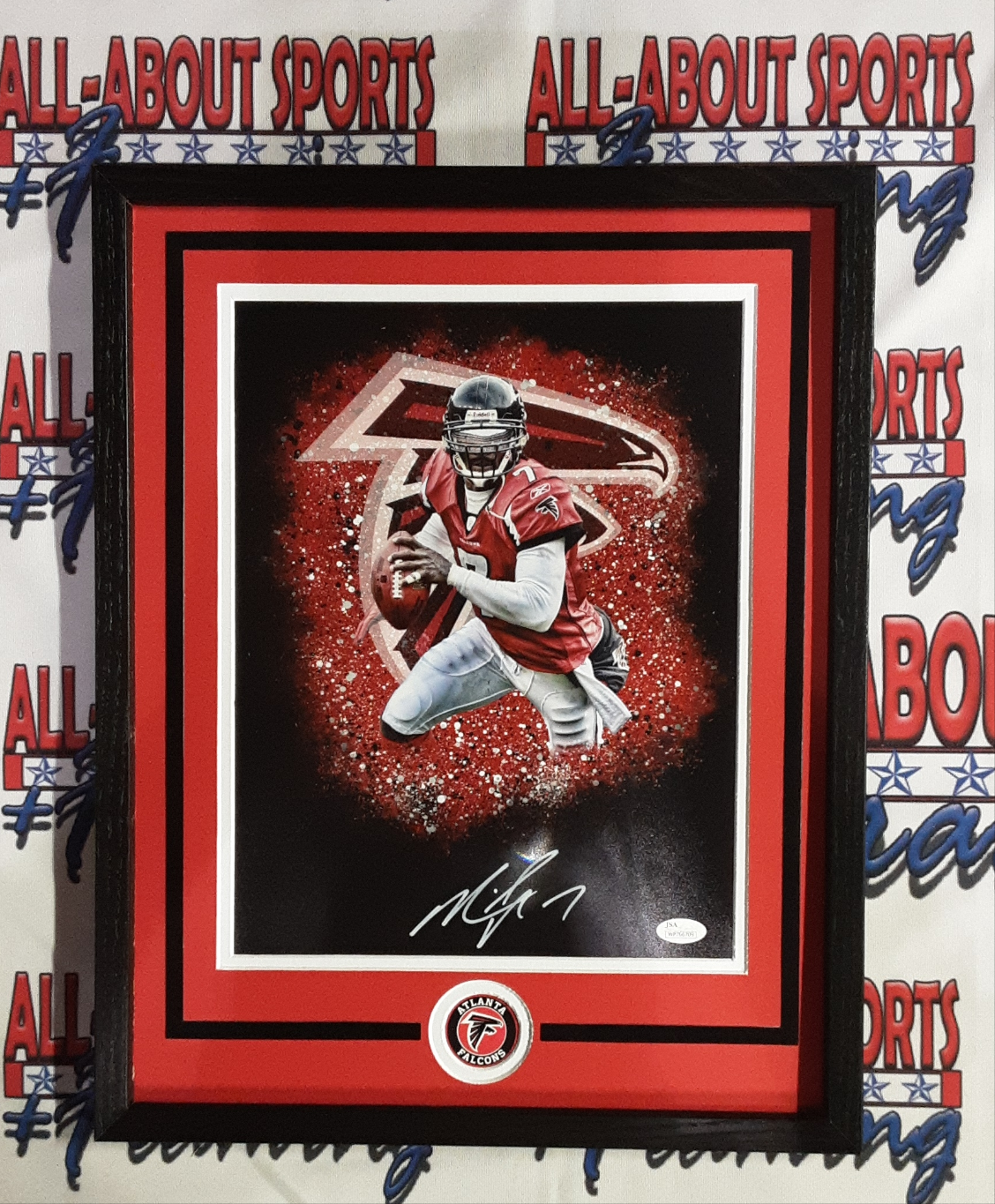 Michael Vick Signed Falcons 11x14 Photo (JSA)