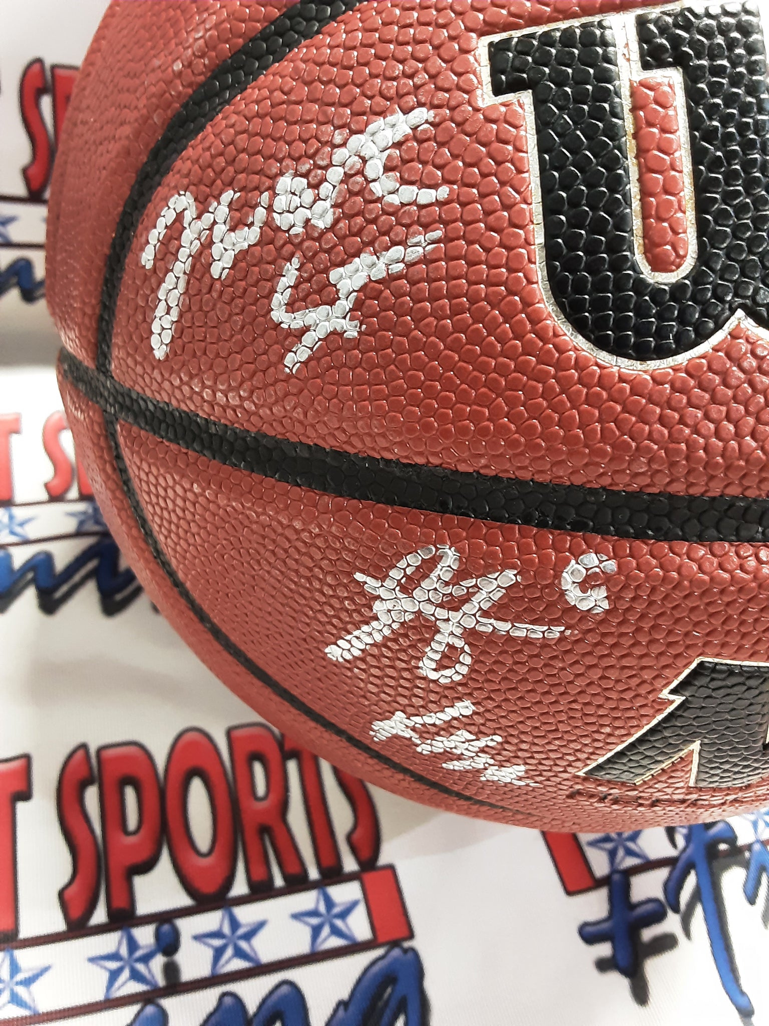 John Calipari,Daimion Collins, Tyty Washington, Davion Mintz, Jacob Toppin, Dontaie Allen, Keion Brooks Jr., CJ Fedrick, Kellan Grady, Bryce Hopkins, Lance Ware, and Sahvir Wheeler Authentic Signed Basketball Autographed Beckett-