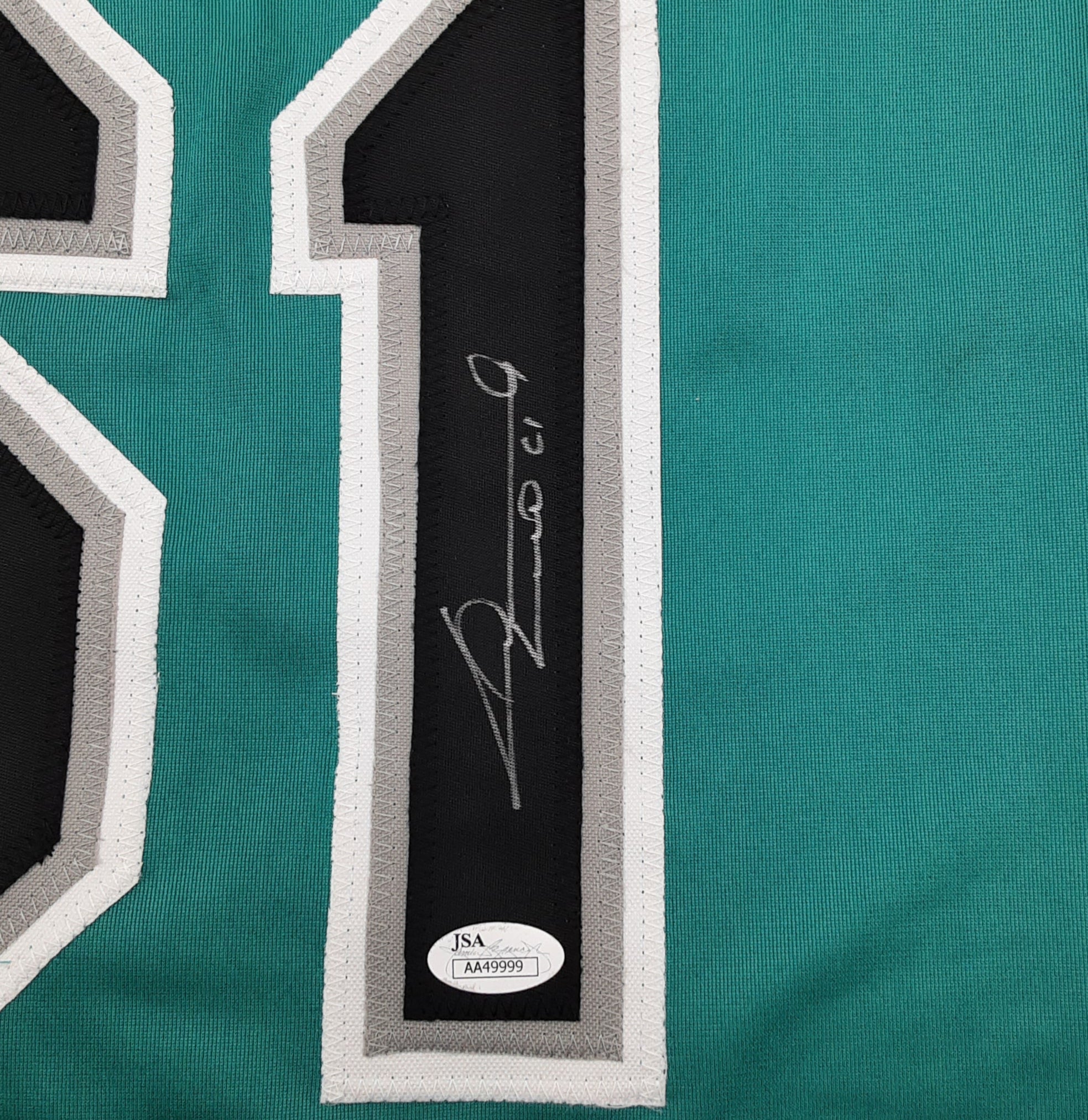Livan Hernandez Authentic Signed Pro Style Jersey Autographed JSA R1
