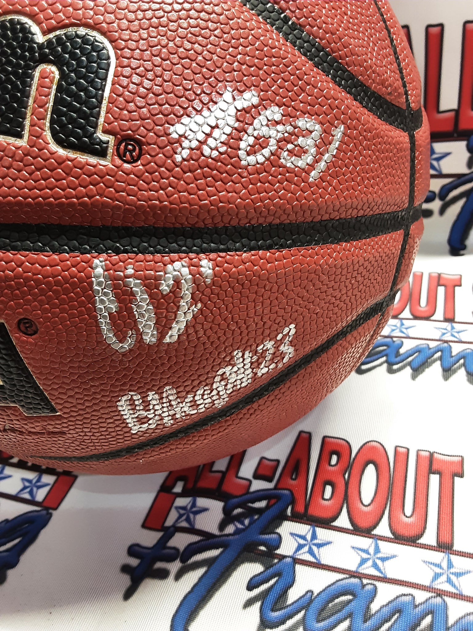 John Calipari,Daimion Collins, Tyty Washington, Davion Mintz, Jacob Toppin, Dontaie Allen, Keion Brooks Jr., CJ Fedrick, Kellan Grady, Bryce Hopkins, Lance Ware, and Sahvir Wheeler Authentic Signed Basketball Autographed Beckett-