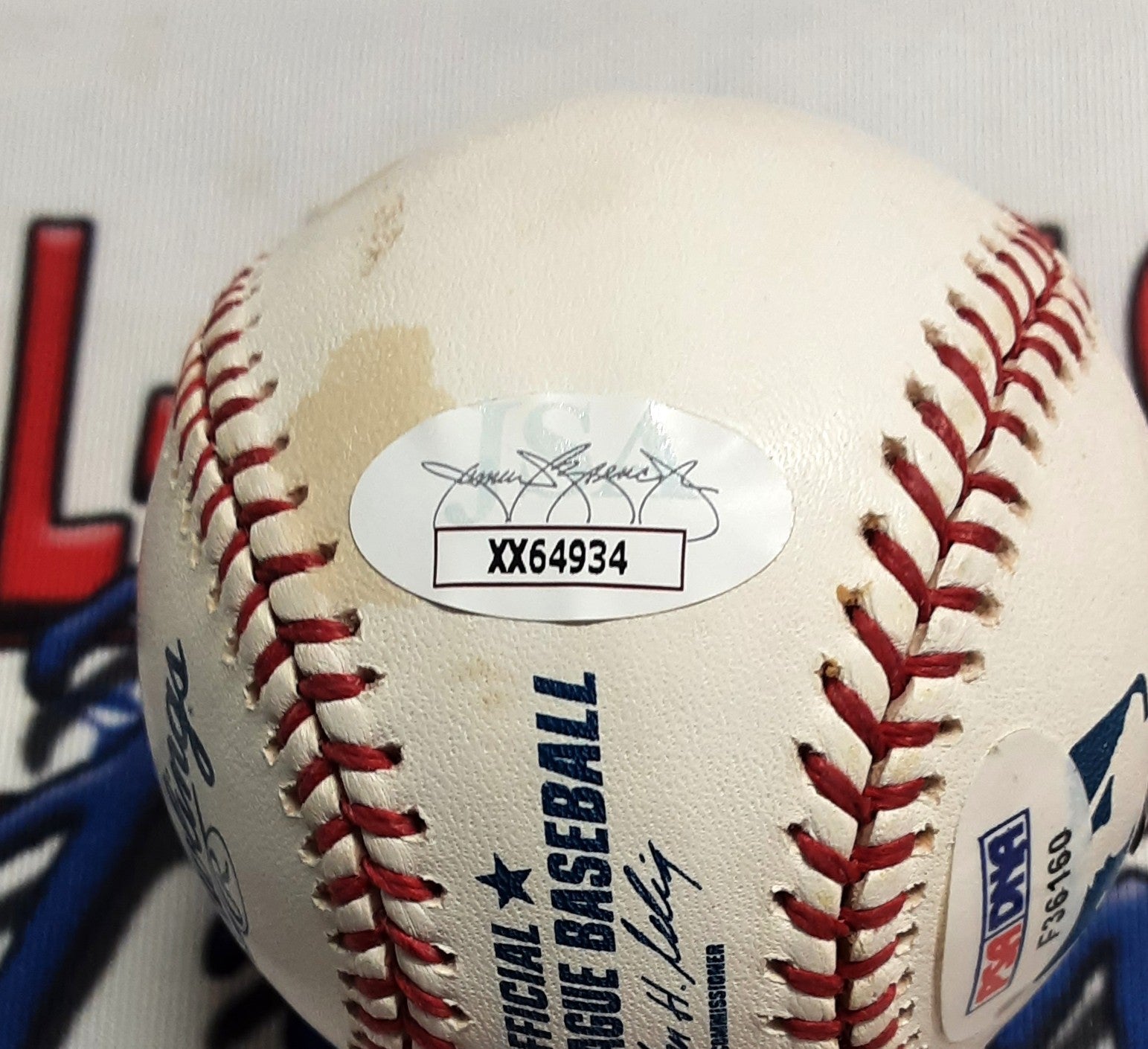 Hank Aaron Authentic Signed Baseball Autographed with Trading Card and Case JSA/LOA-