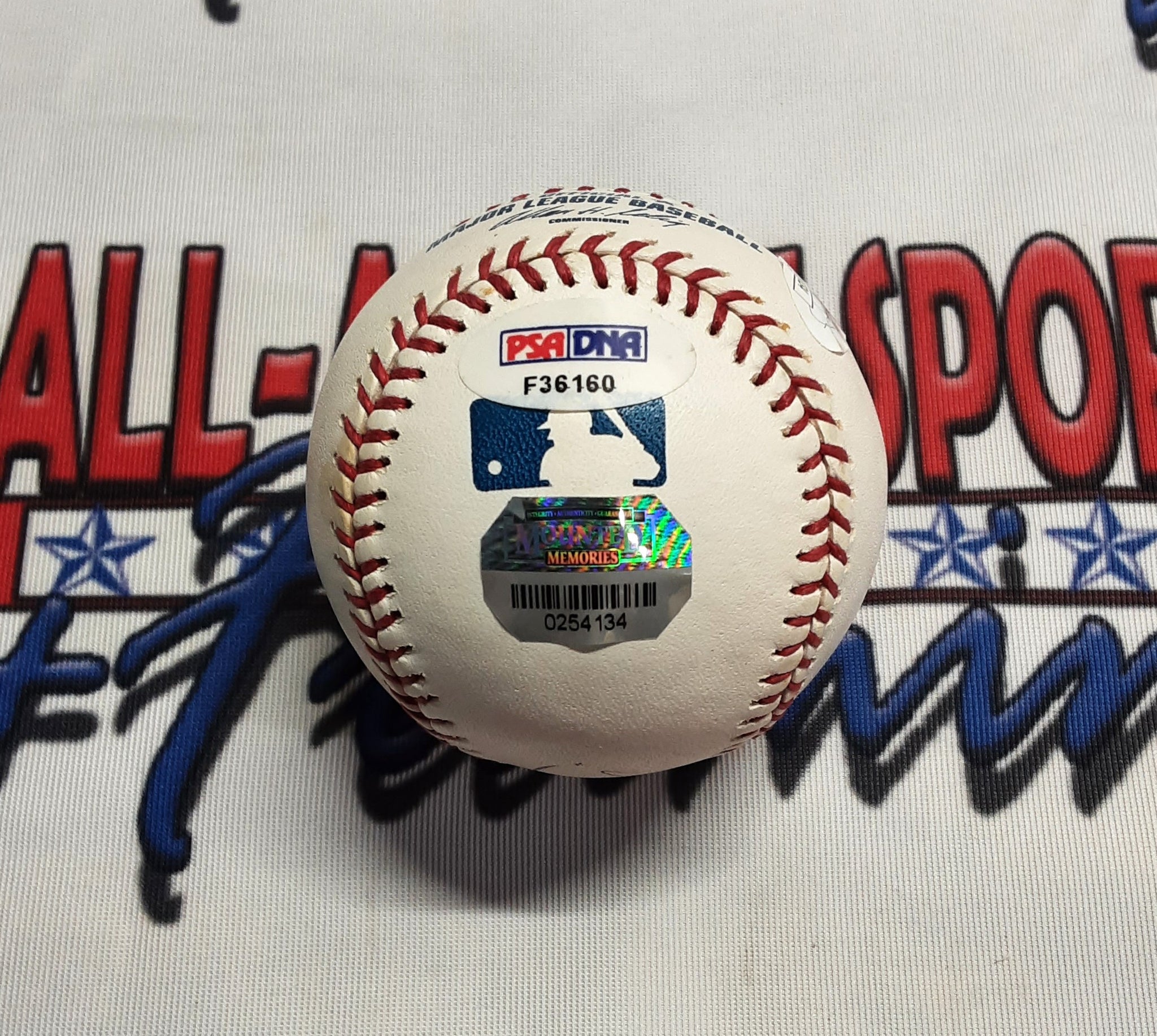 Hank Aaron Authentic Signed Baseball Autographed with Trading Card and Case JSA/LOA-