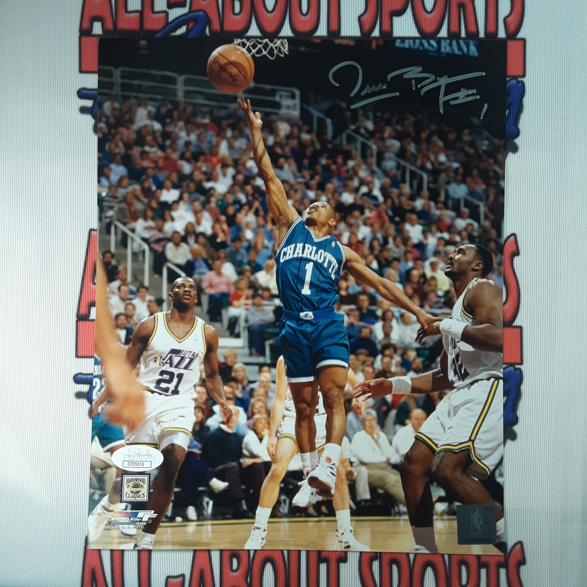 Tyrone Muggsy Bogues Authentic Signed 8x10 Photo Autographed PSA-