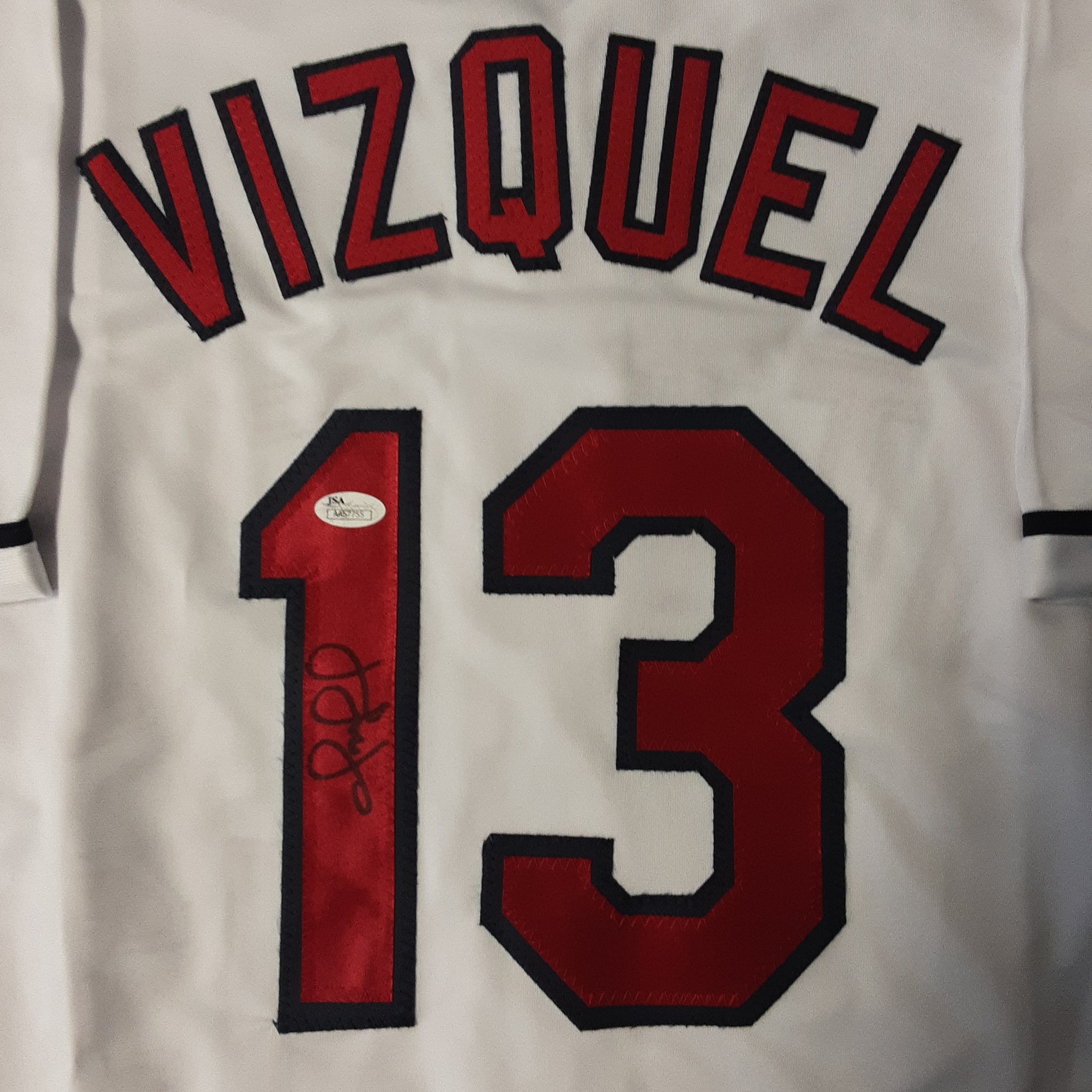 Omar Vizquel Signed Indians little O Jersey 