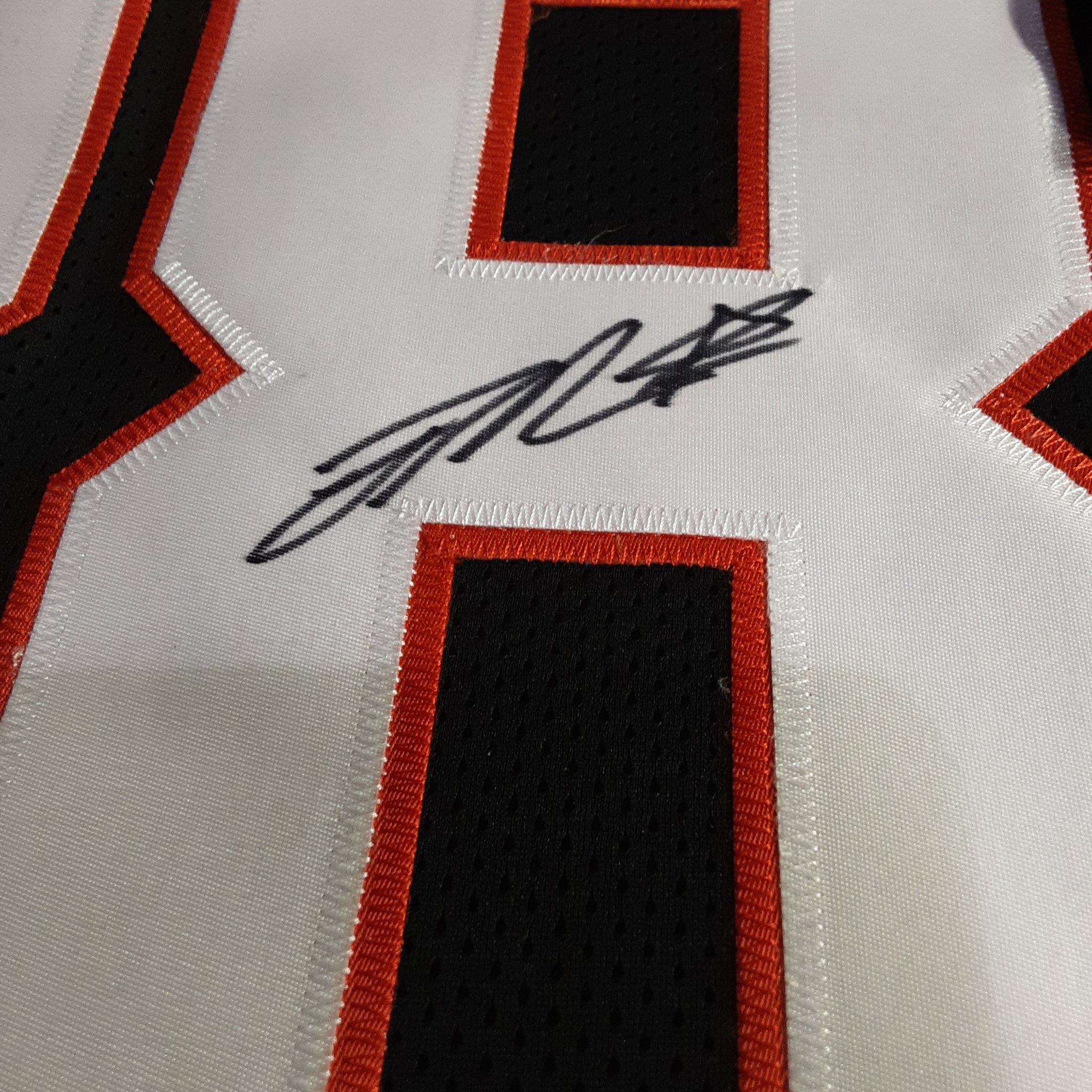 Joe Mixon Signed Bengals Jersey (JSA)